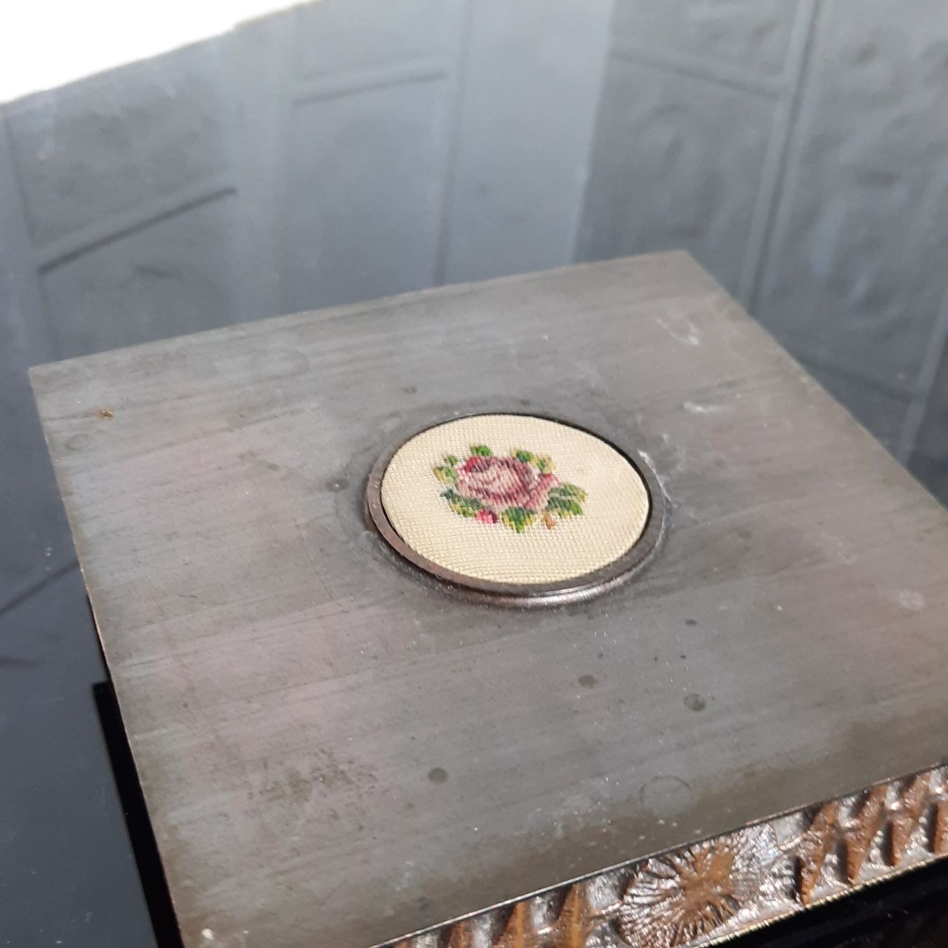 Portagioie: Bezaubernde Schmuckdose in Bronze/Kupfer – Usato da Unterägeri venduto da Altgoldschmuck 1