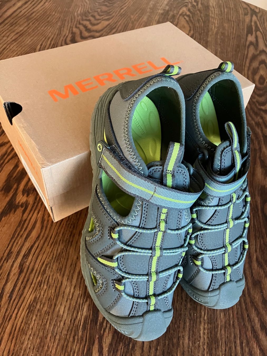 Merrell Chaussures garçon: Merrell Sandale Hydro 2 Olive Gr. 35 Neu mit Karton – Neuf avec emballage d'origine à Lausanne par Julerde