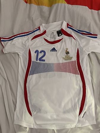 Henry 12 Trikot