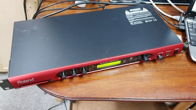 Musikinstrumente: Roland VariOS Open System Module mit Notebook – Gebraucht aus Herisau von Musikfestival 6