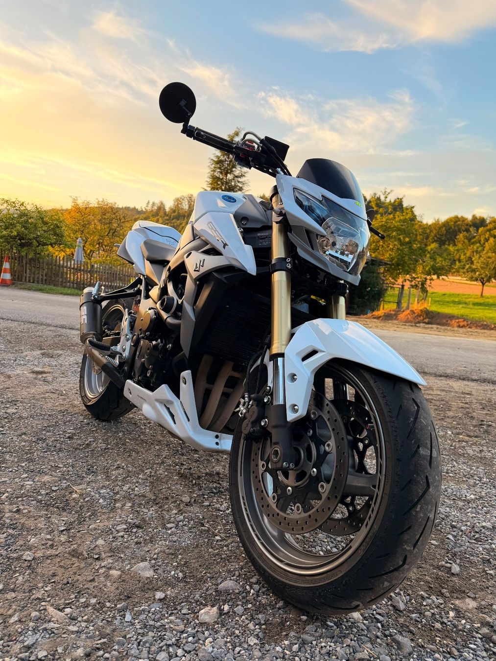 Suzuki Strada: Suzuki Gsr 750A – Usato da Knutwil venduto da Eliasyz