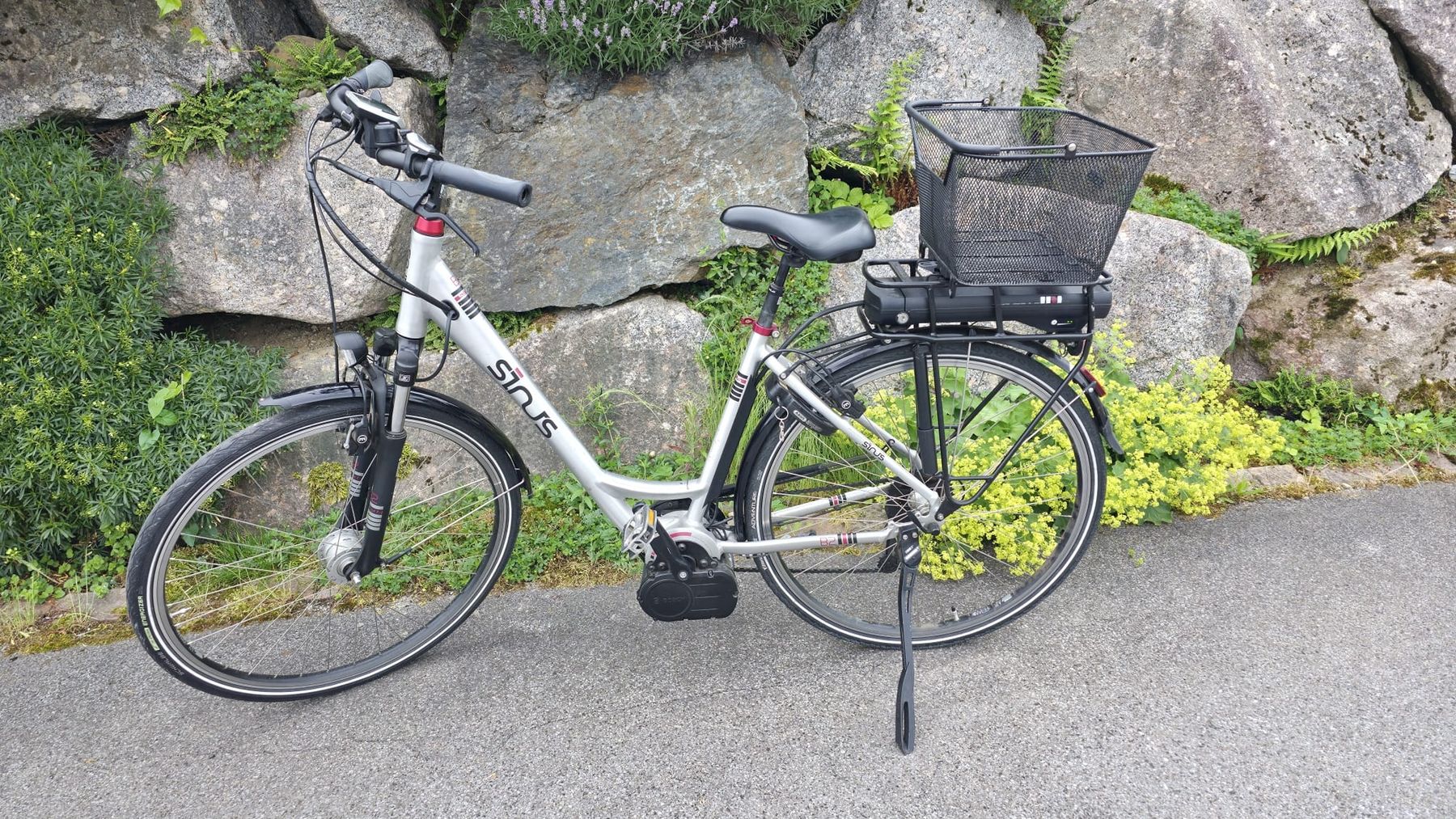 Biciclette: E-Bike Sirius Bosch 5695.5 km mit Korb – Usato da Wädenswil venduto da lobu85