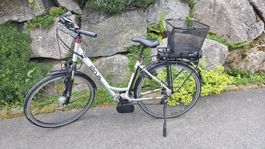 E-Bike Sirius Bosch 5695.5 km mit Korb