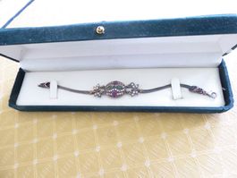 Bracelet, Silber, mit farbigen Steinen, in Samtschatulle