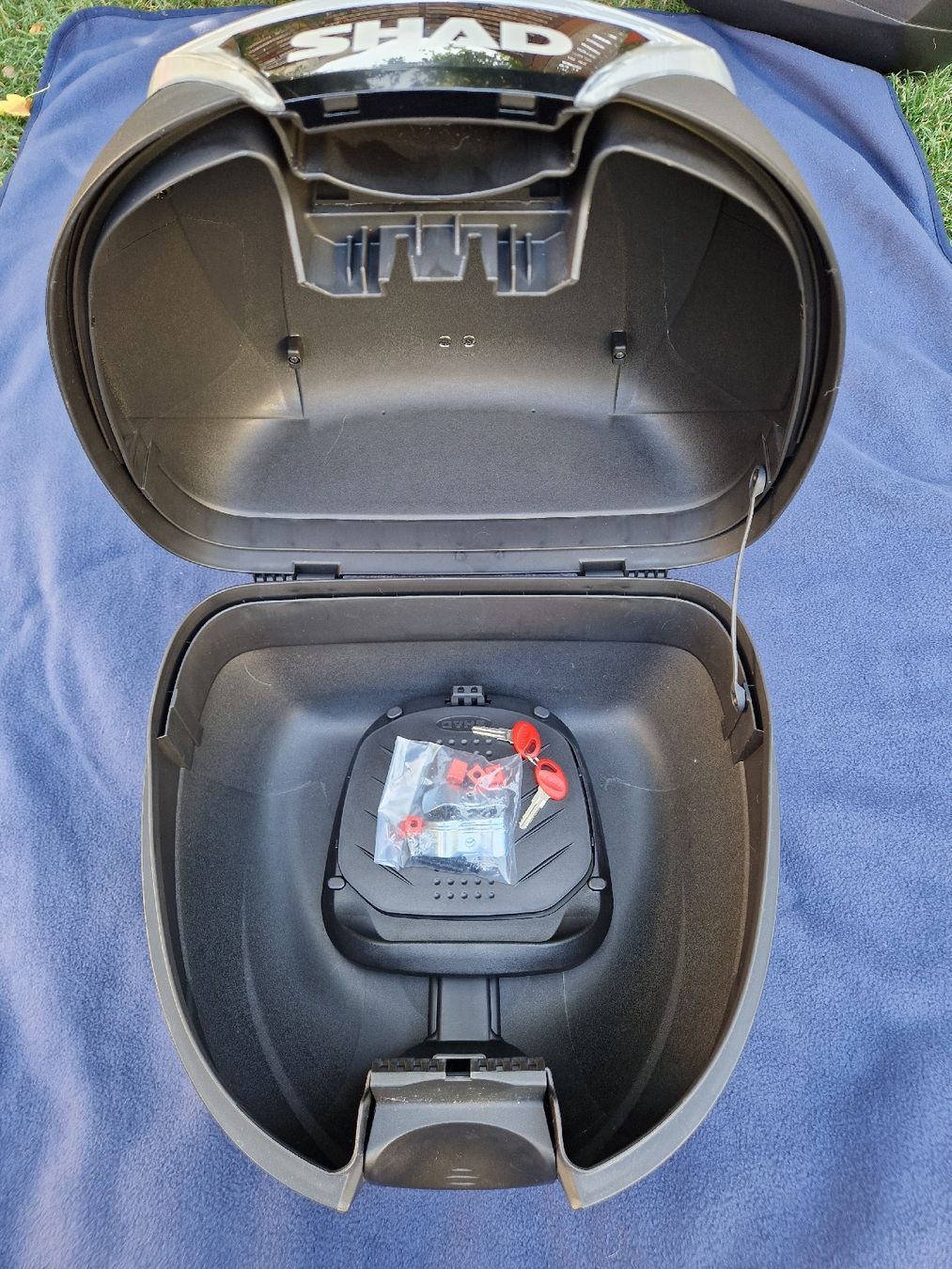 Valises de voyage: Koffer-Set mit Seitenkoffer und Top case  – Neuf (Voir description) à Weisslingen par bp-71 2
