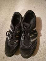 Schwarze Adidas Turnschuhe Gr. 41 für Sport oder Freizeit