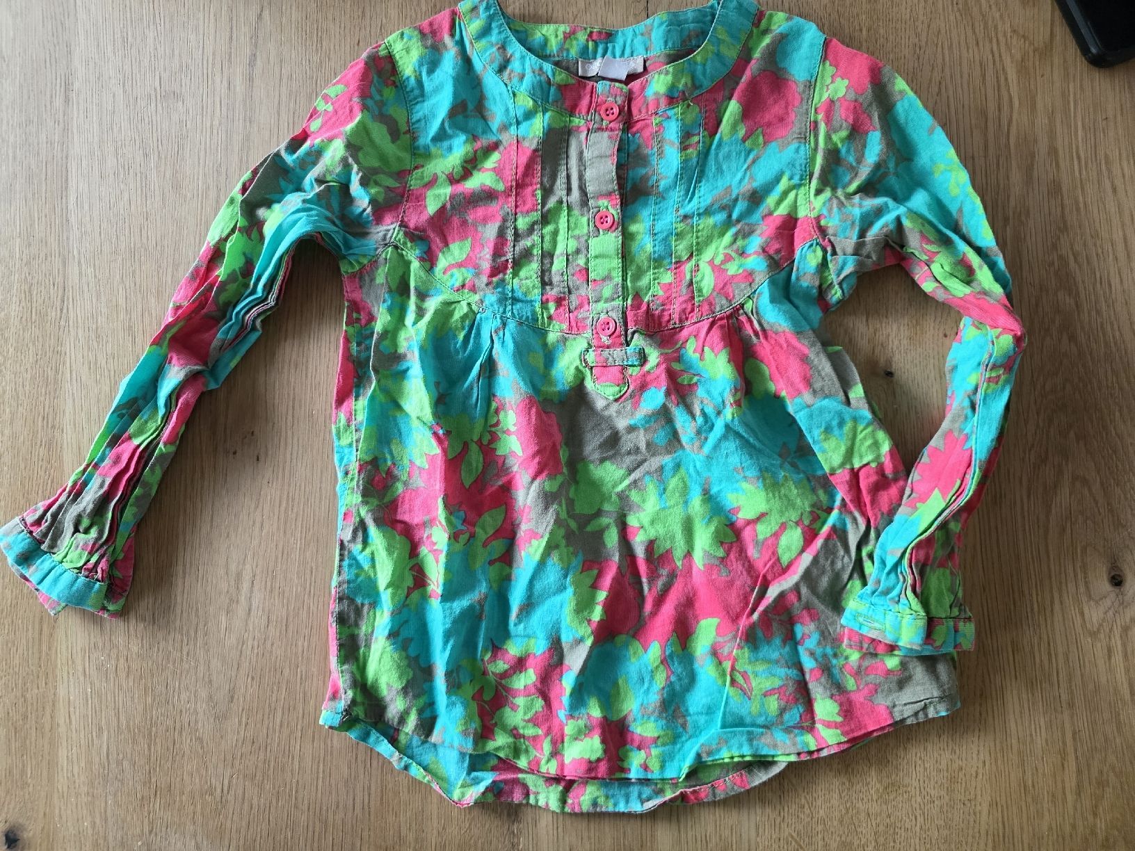 Blusen, T-Shirts & Tops: Kinder Bluse Grösse 110 – Gebraucht aus Altstätten SG von Carrybones