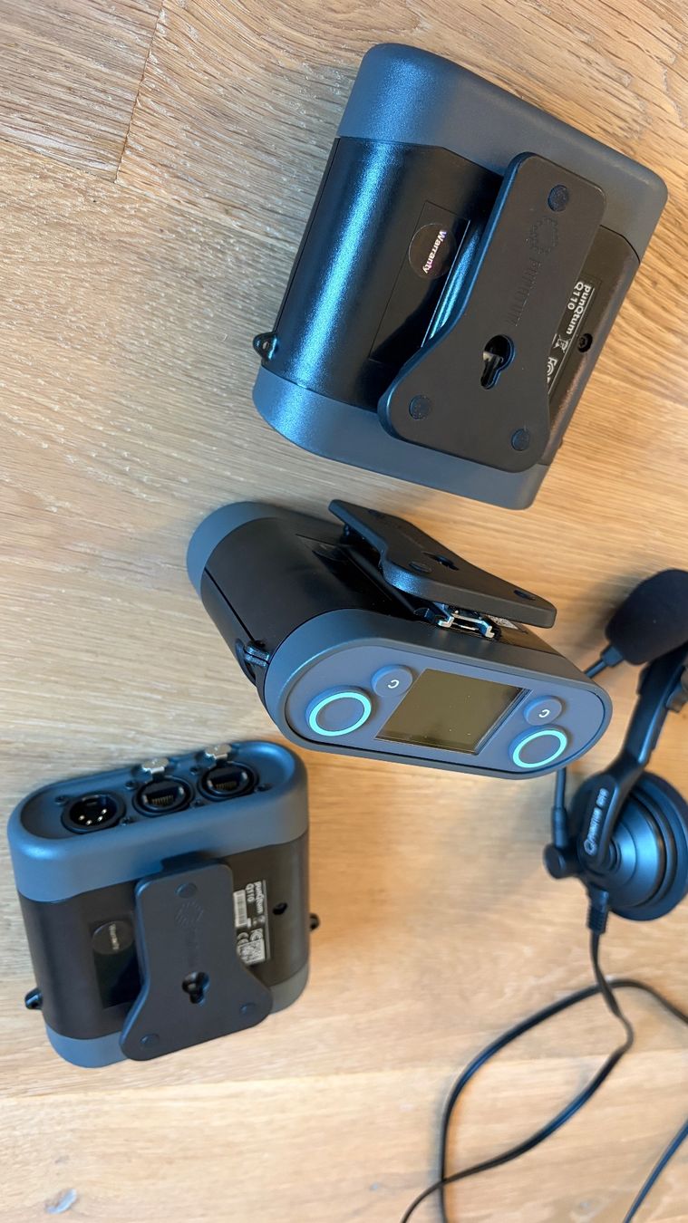Videocamere: Riedel Intercom PunQtum Q110 3 x Set mit Headset, POE Switch – Usato da Altikon venduto da sulzstede 2