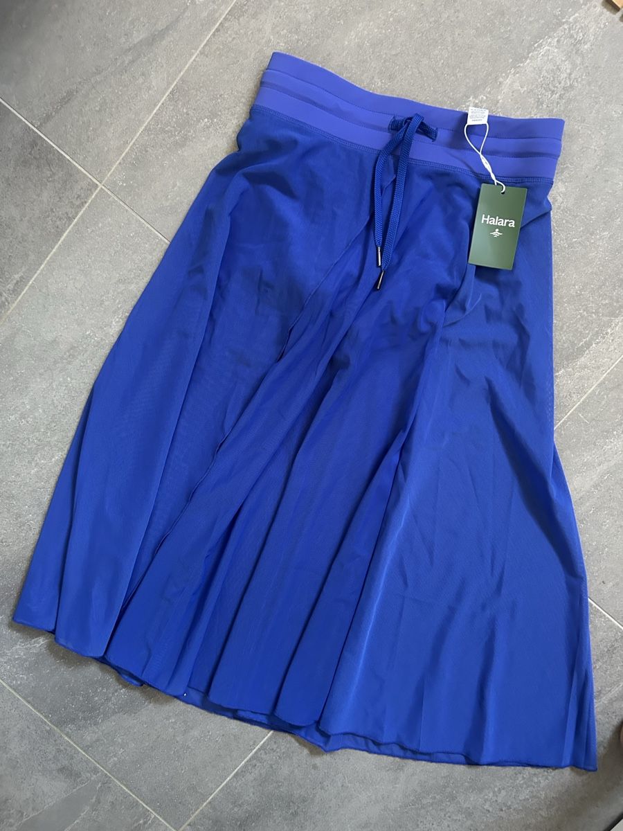 Halara Gonne: Jupe Halara bleue taille S neuve avec étiquette – Nuovo e nell'imballaggio originale da Bôle venduto da sev_n85b