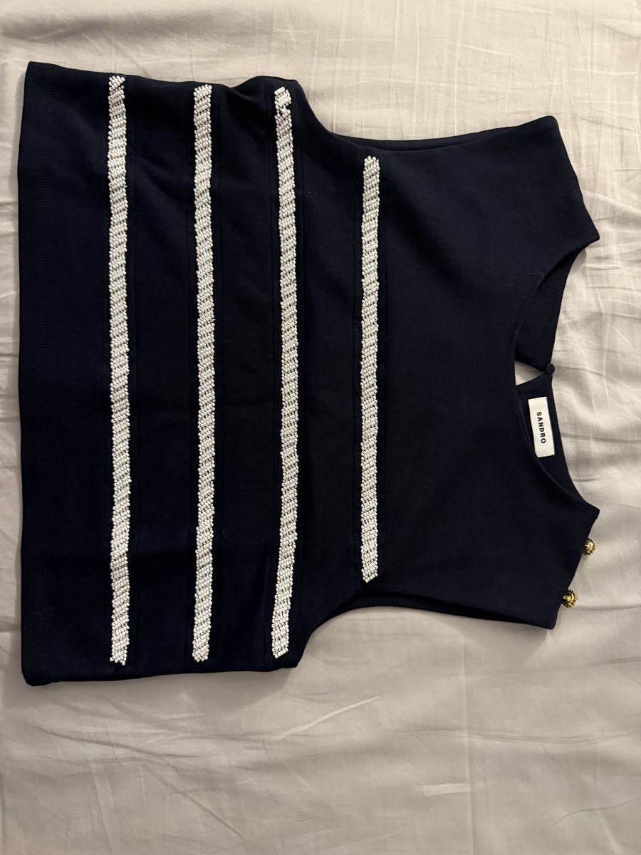 Sandro Top: Top Sandro taille 44 – Nuovo (secondo la descrizione) da Meyrin venduto da Steph_g28