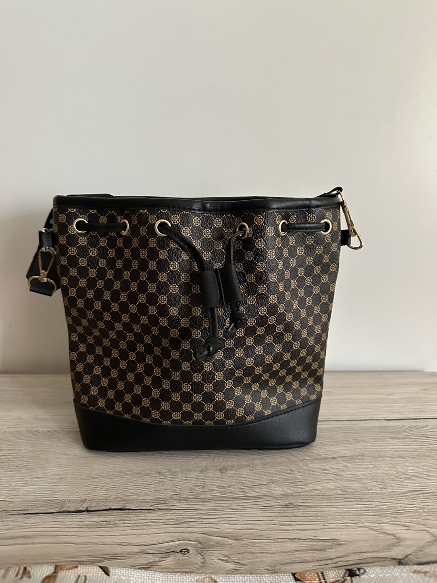 Sacs femmes: Beutel Tasche – Neuf (Voir description) à Dänikon ZH par oliveira_4