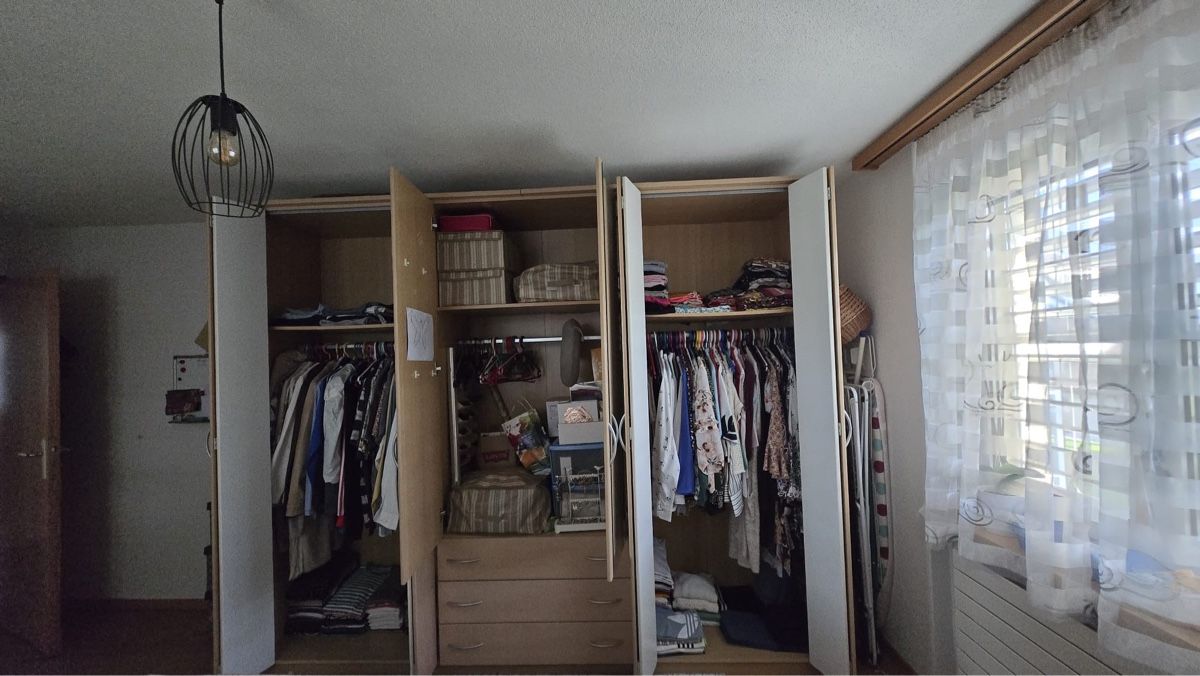 Armoires: Kleiderschrank  – D'occasion à Oberriet SG par tin_78vq 1