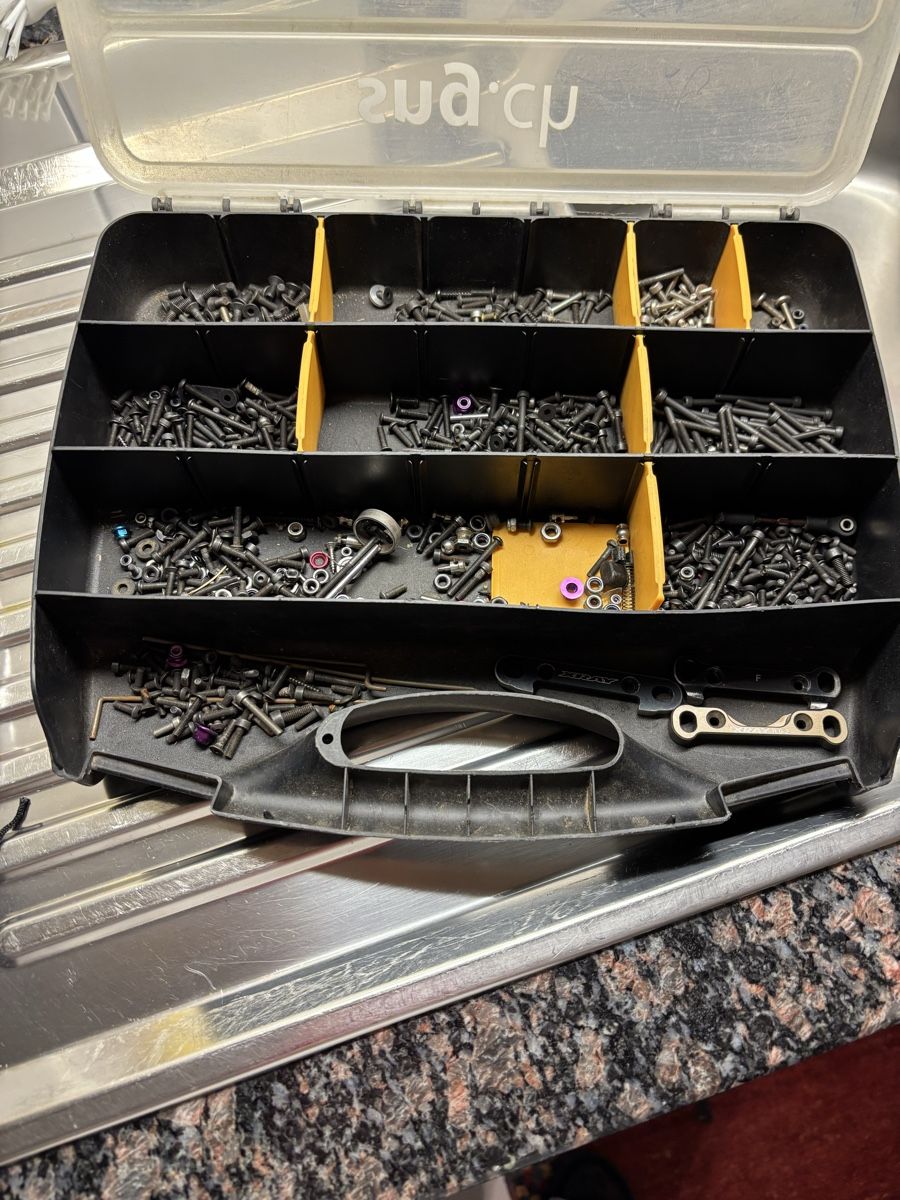 RC Modellbau: Schrauben Set RC Modelle – Gebraucht aus Ballwil von Buggy20