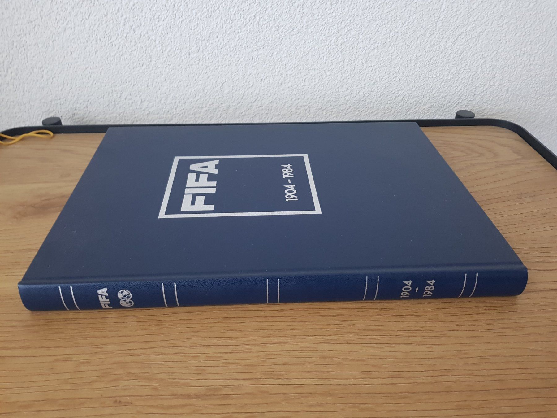 Bücher: Buch FIFA 1904 - 1984 – Gebraucht aus Nürensdorf von  1