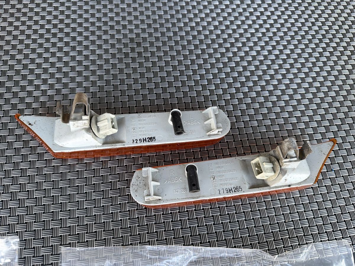Porsche Tutti pezzi di ricambio auto: Porsche 996 / Boxster Seitenblinker  – Usato da Wolfwil venduto da Rolex1 3