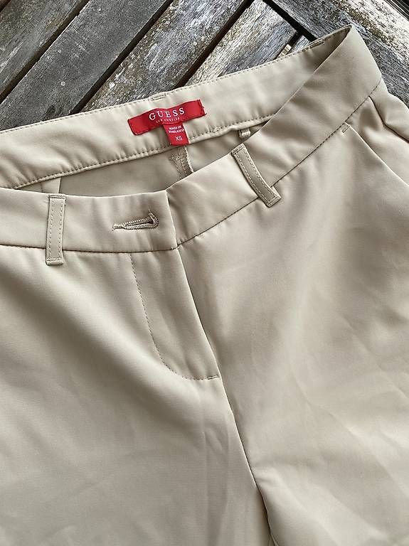 Guess Pantaloni: Hose von Guess Grösse XS – Usato da Biel-Benken BL venduto da AngiSchaefer 1
