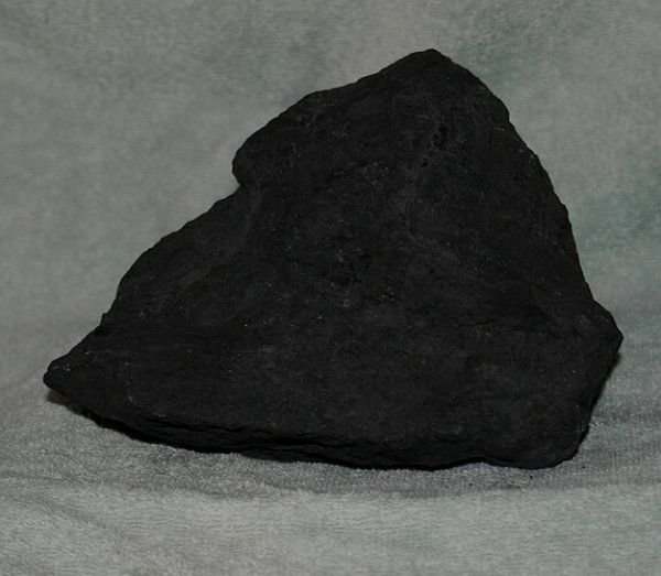 Minerali & Pietre curative: Schungit Rohstein – Nuovo (secondo la descrizione) da Walenstadt venduto da vkt_qc8d