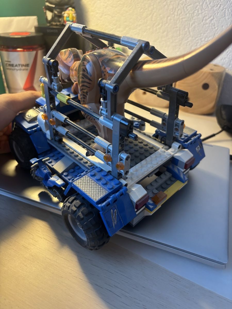 Lego Baukästen: LEGO Jurassic World T. Rex Tracker 75918 – Gebraucht aus Prilly von luc_8xf9 2