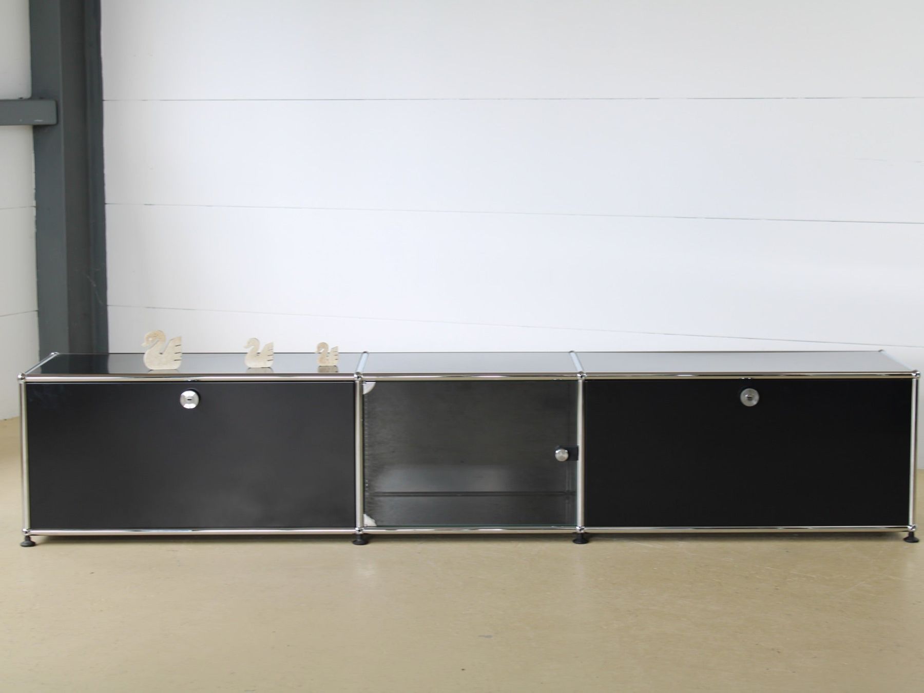 USM Cassettiere: USM Haller Lowboard | Schwarz | Mit Glasfront – Usato da Meinisberg venduto da atelier_TILIJA 6