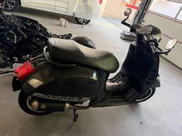 Vespa GTS Super 300  gepflegt  neue Reifen & Service
