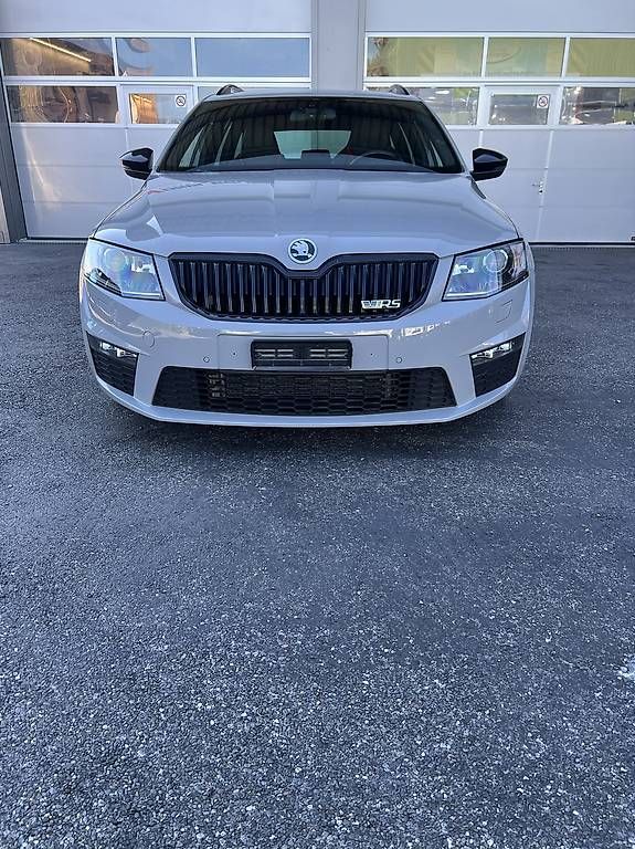 Autos: SKODA Octavia Combi RS – Gebraucht aus Stetten AG von Birdsinger11