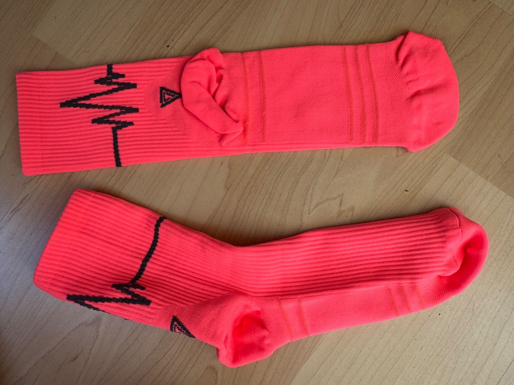 Socken: Socken Nylon PINK    sehr elastisch – Neu und originalverpackt aus Leuggern von unico10