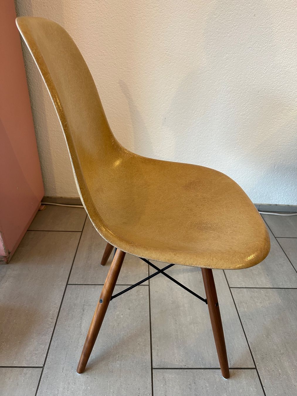 Herman Miller Stühle: Eames Fiberglas Side Chair, Herman Miller – Gebraucht aus Wahlen b. Laufen von mar_wj2t 1