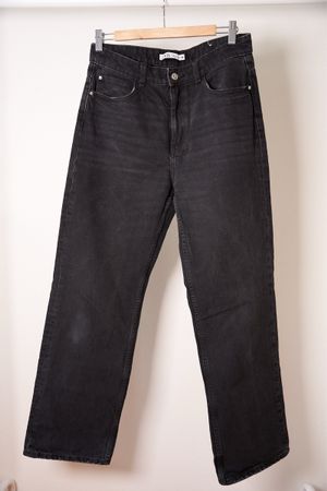Zara Jeans schwarz Grösse 40 sehr guter Zustand gebraucht
