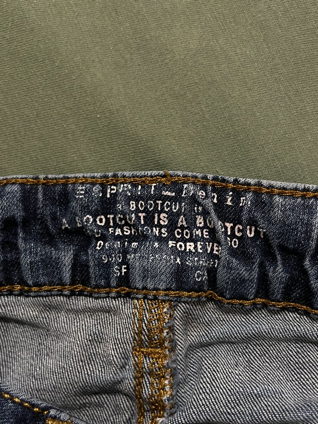 Esprit Jeans: Coole Bootcut Jeans, Grösse 34 – Usato da Uster venduto da emm_px8k 3