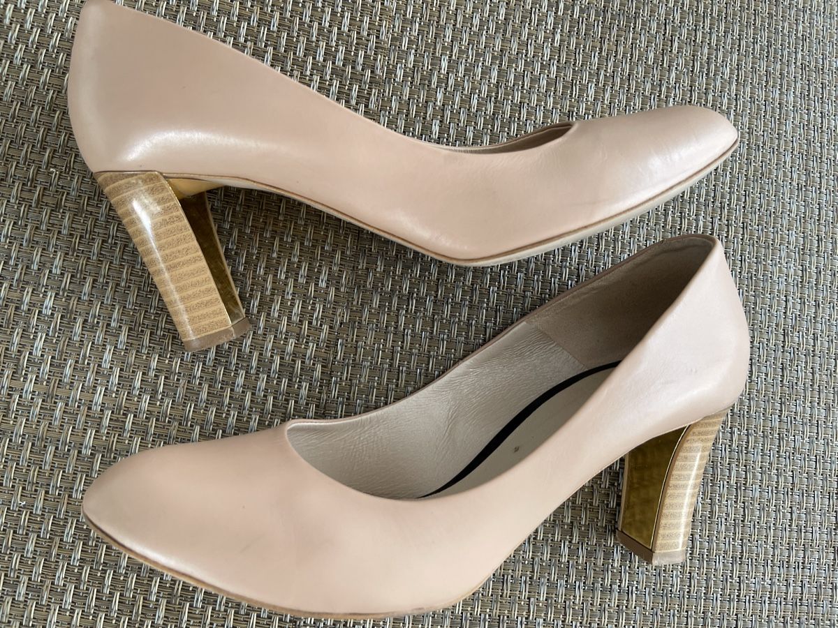 Scarpe da donna: Gino Rossi Pumps gr 38 – Usato da Zürich venduto da AnaMK 3