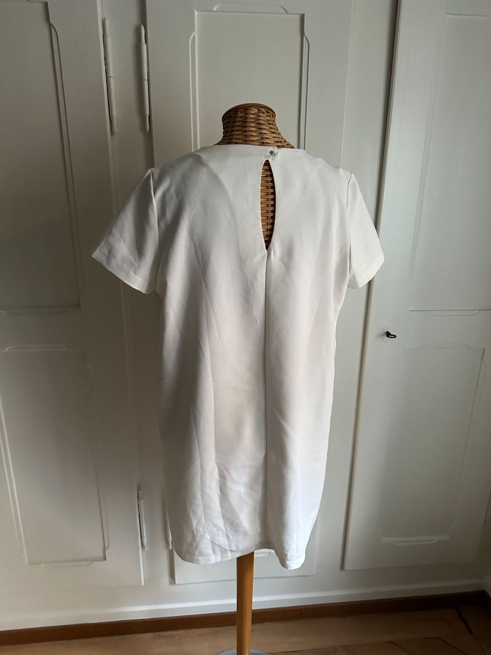 Mango Kleider: MANGO - Kleid weiss gestreift L – Gebraucht aus Zürich von Diazaio 2
