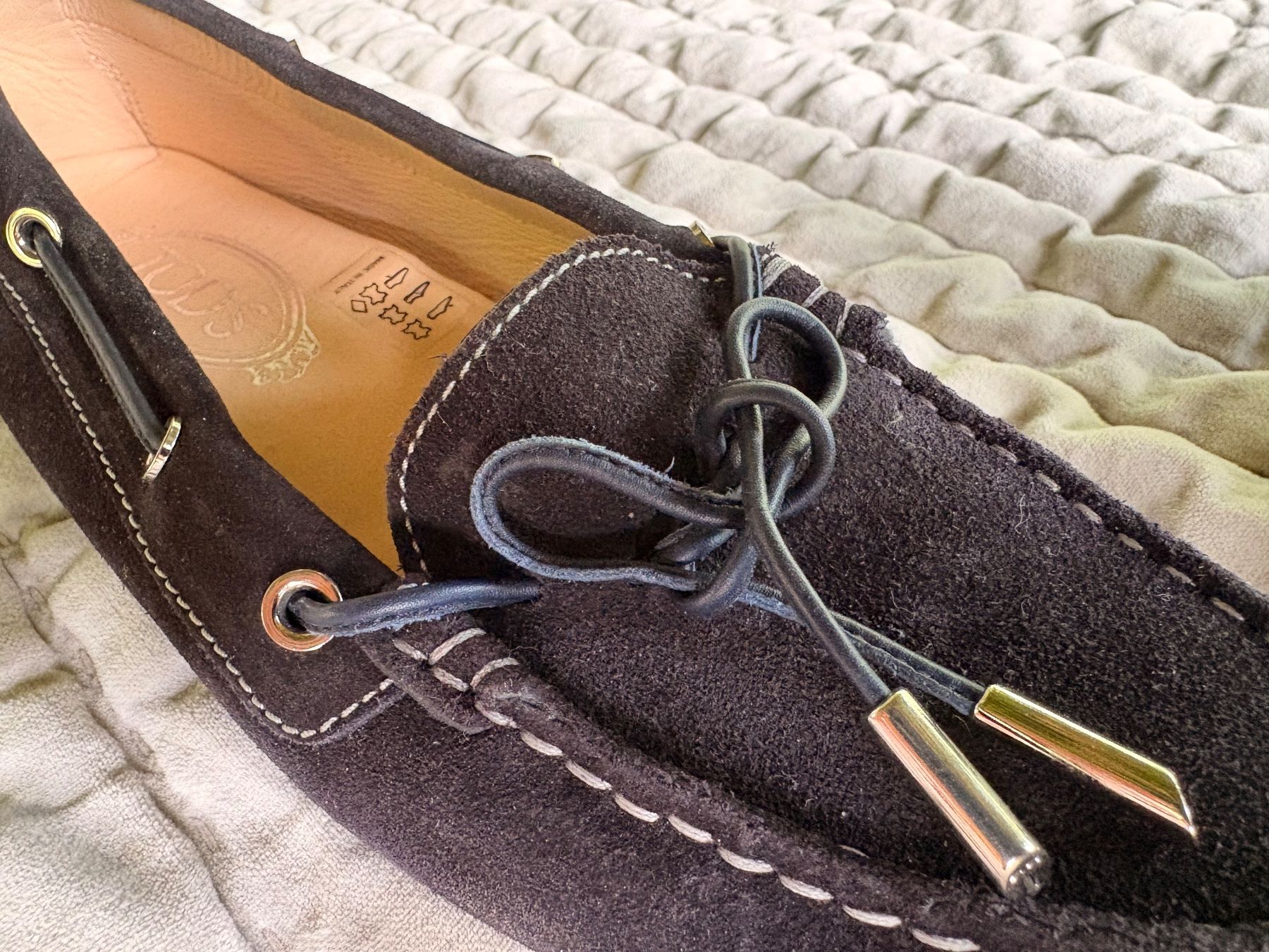 Tod'S Scarpe da donna: Tod's Gommino daim bleu marine  -  37 – Usato da Lovatens venduto da flo_z95p 1