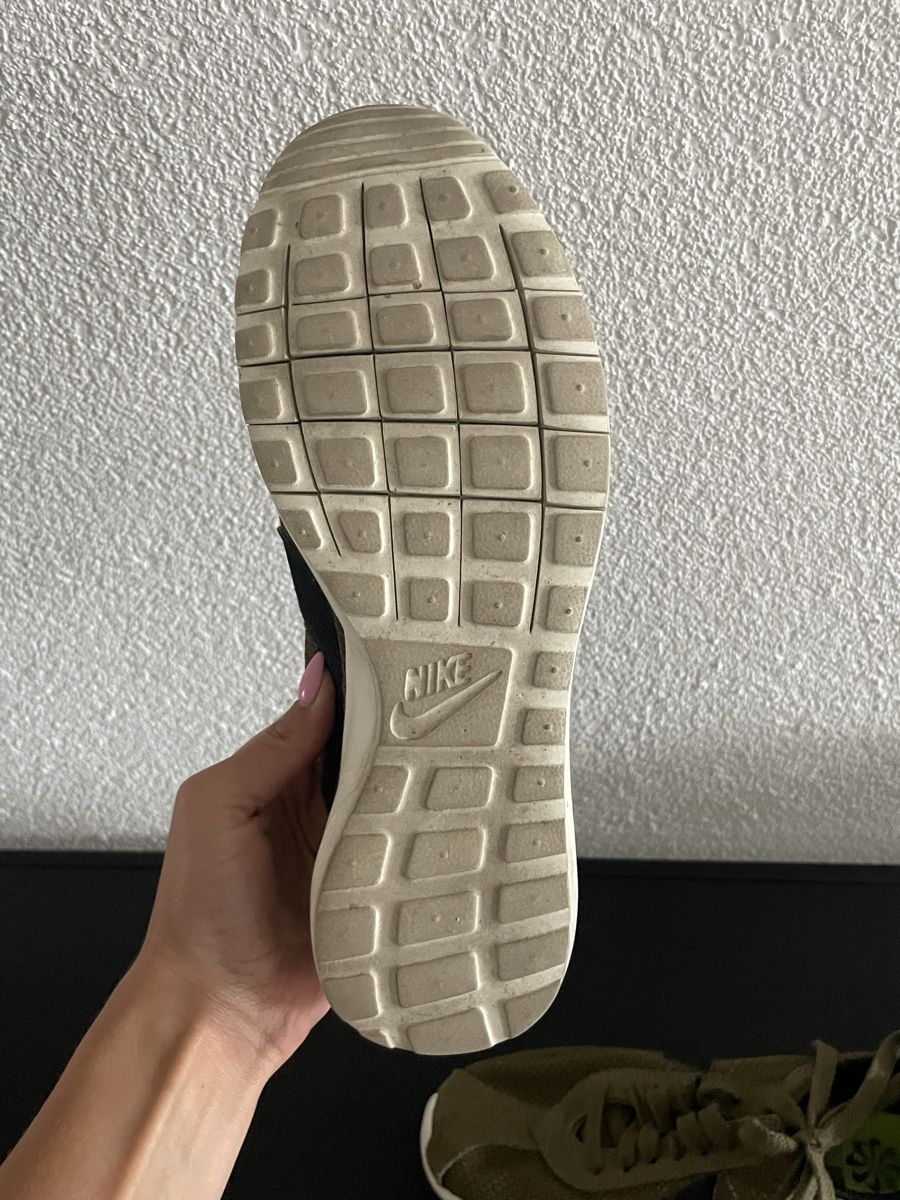 Nike Herrenschuhe: NIKE Sneaker, Grösse 38, Farbe olivgrün – Gebraucht aus Oberdiessbach von ram_b26k 2