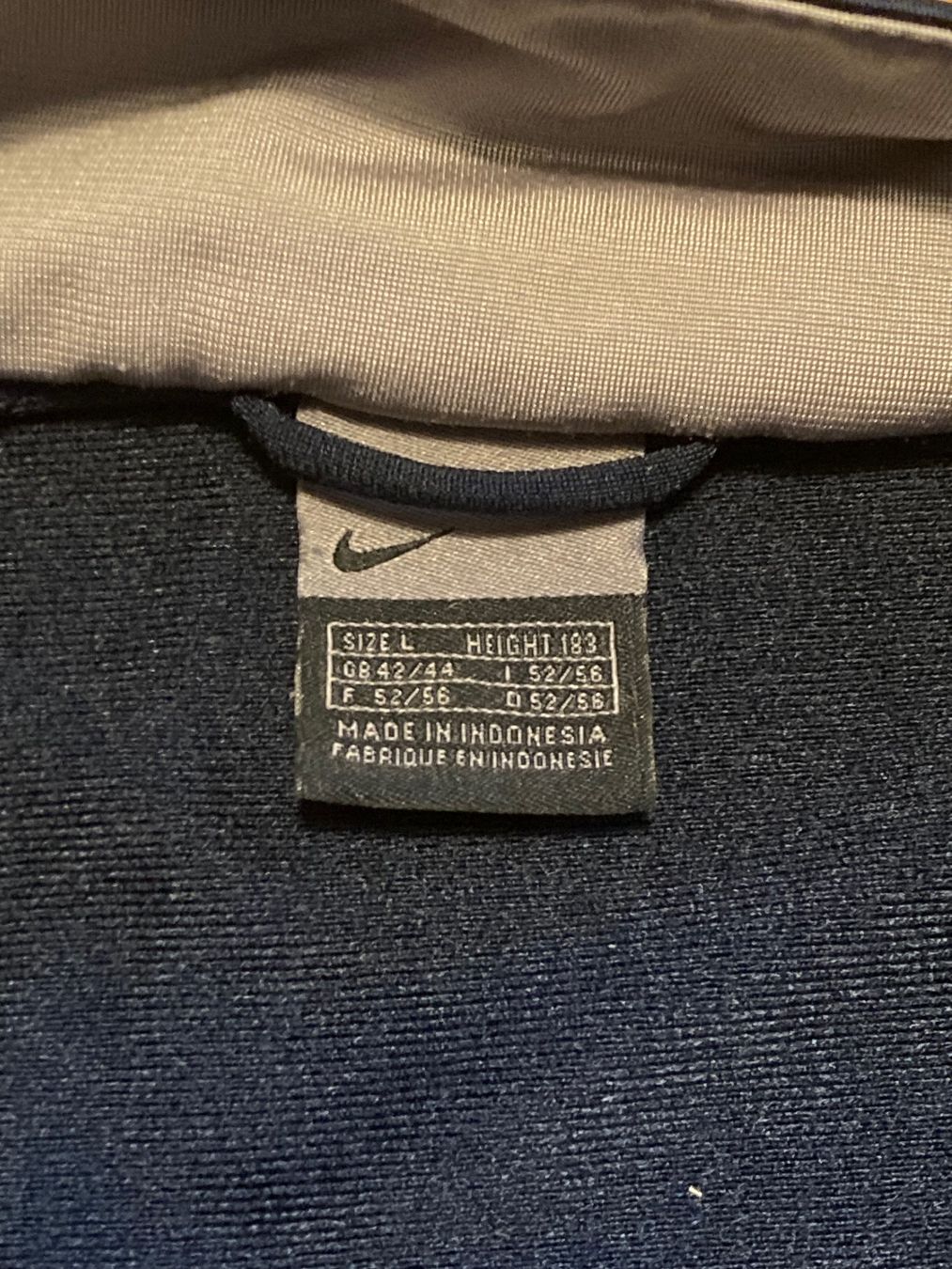 Nike Giacche: Vintage Y2K Nike Jacket Sz L – Usato da Zürich venduto da le_souk 3