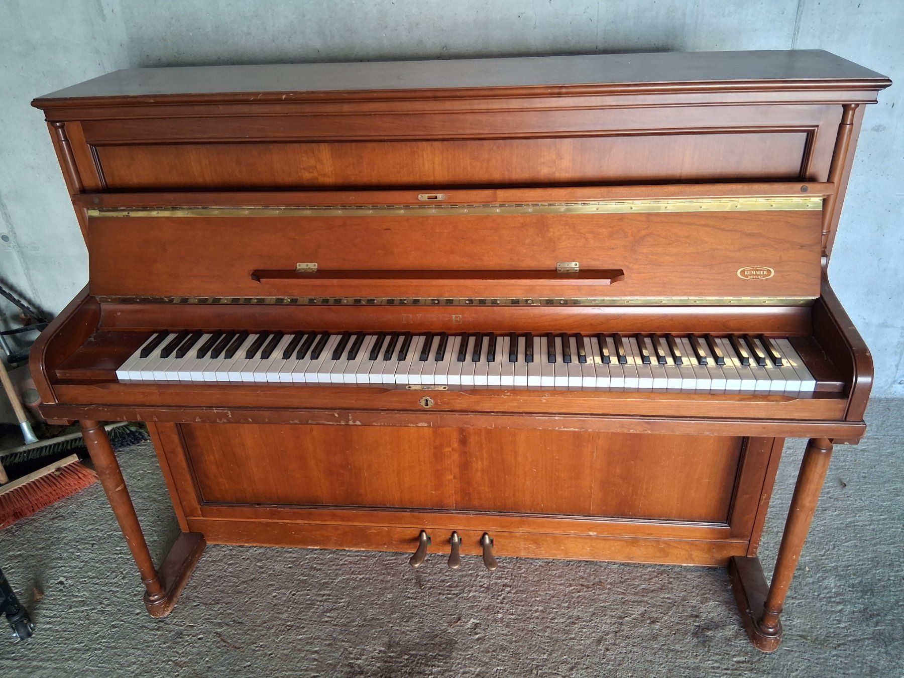 Instruments de musique: Piano droit Rippen – D'occasion à Fribourg par rou_ys79 1