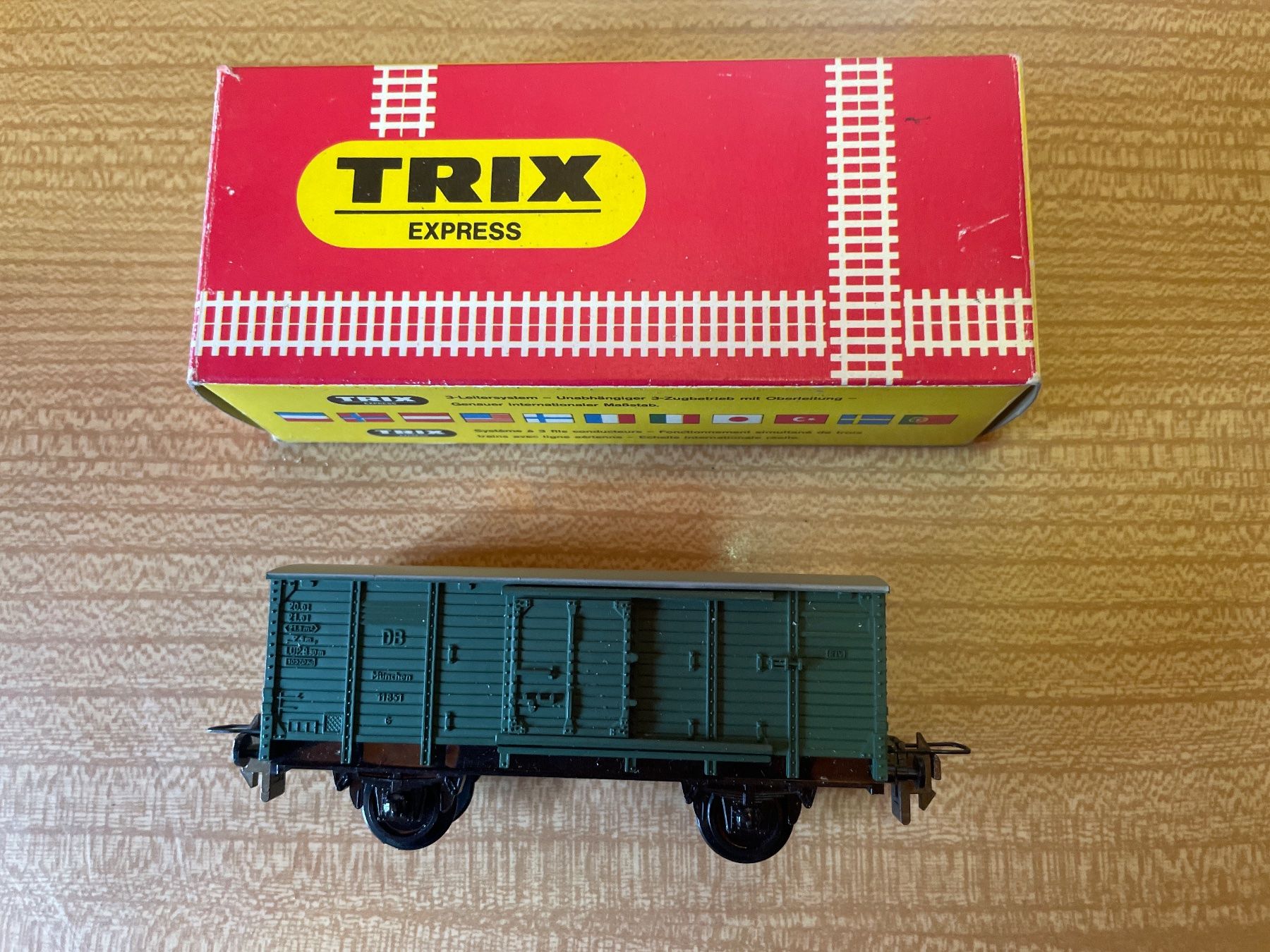 Trix Trains électriques: Trix Express H0 53341300 – D'occasion à Suhr par Daneli7 4