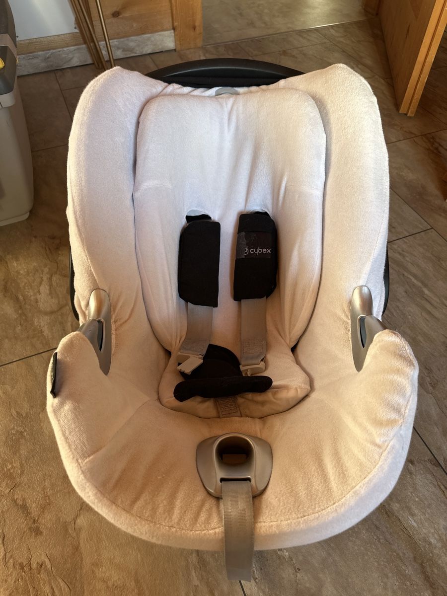 Cybex Seggiolini per auto: Cybex Babyschale Aton Q Plus Kindersitz – Usato da Unterwasser venduto da eka_9dvq 2