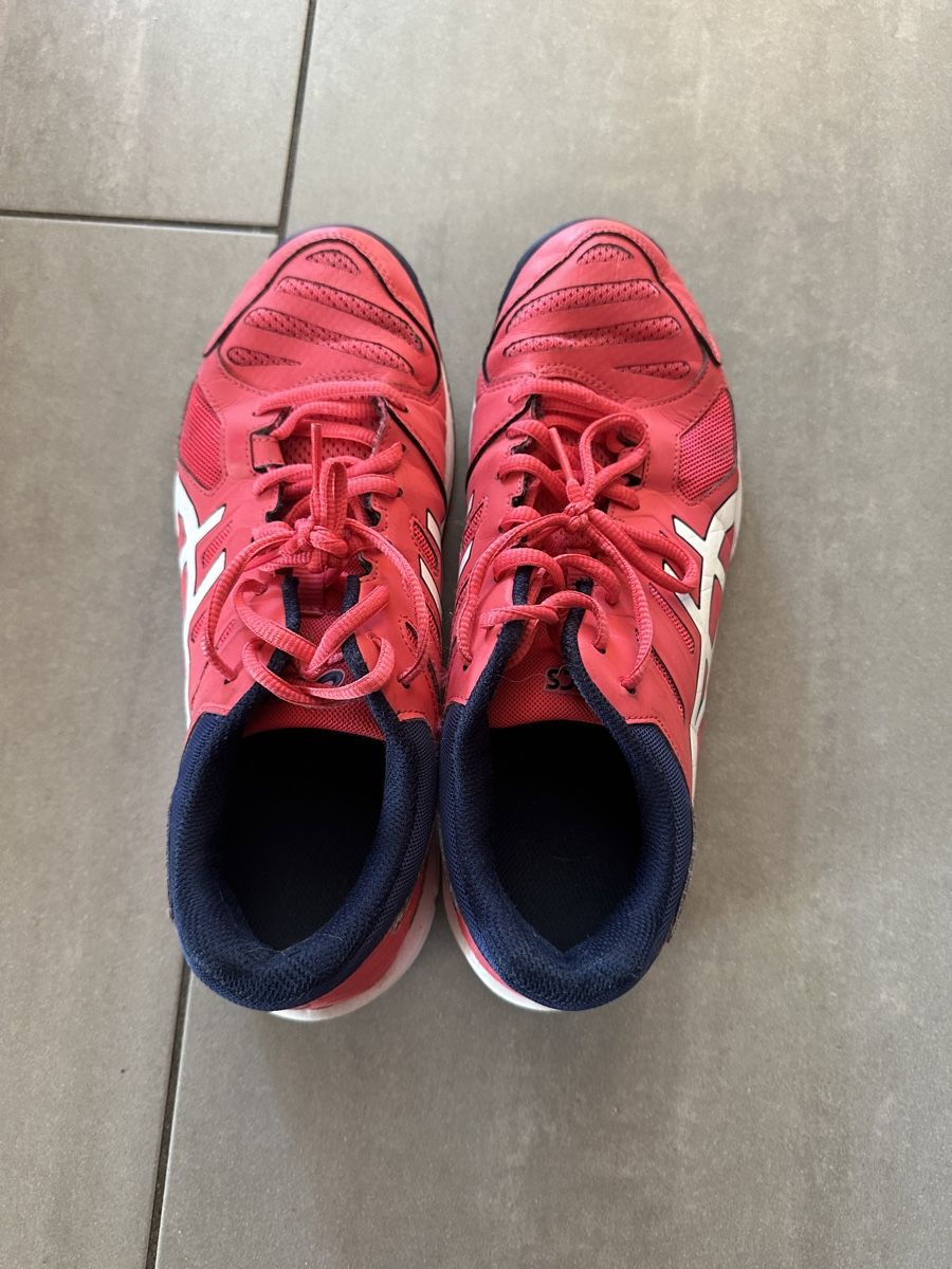 Asics Scarpe da donna: Asics Turnschuhe Gr. 41,5 – Usato da Appenzell venduto da CBuerkler
