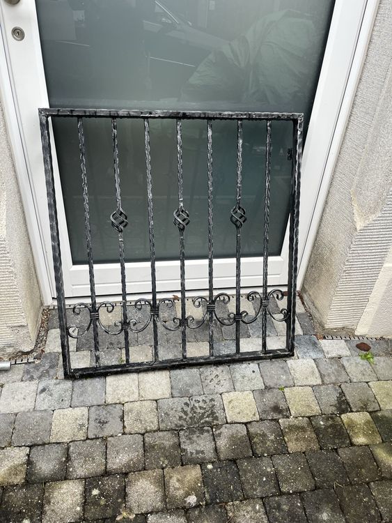 Schmiedeeisen Schnörkel. Geschmiedeter S Bogen für Geländer, Zaun uvm