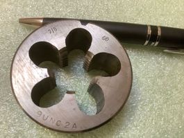 UNC 7/8“ - 9 Gewinde Schneideisen / Filière von ESO Swiss