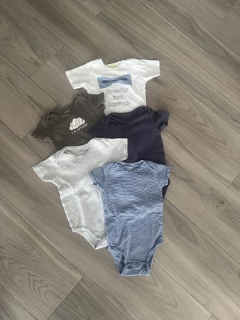 4 Bodys Kurzarm Grösse 74/80