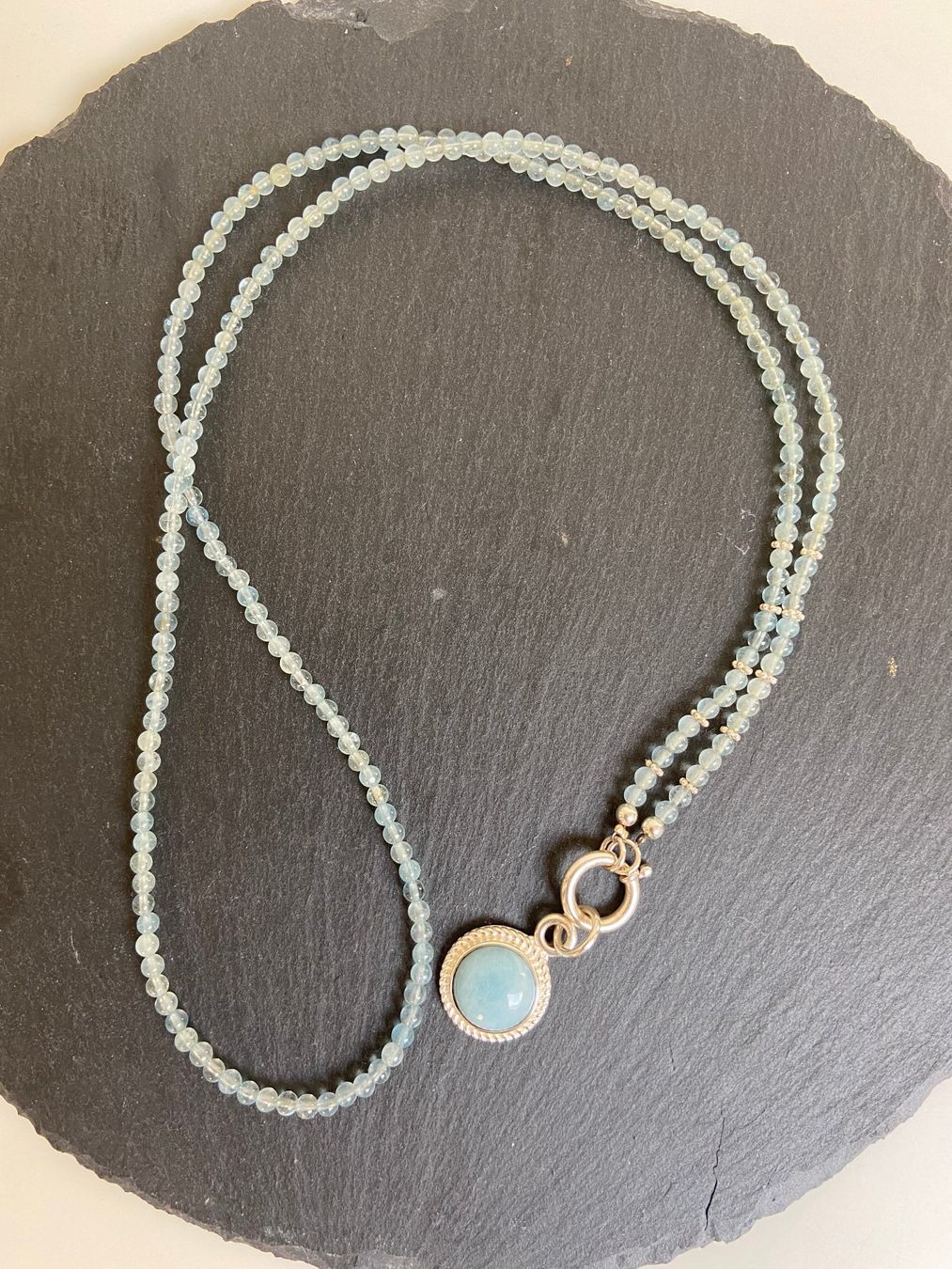 Catenine: Lange Kette aus Aquamarin – Usato da Unterkulm venduto da esco 1