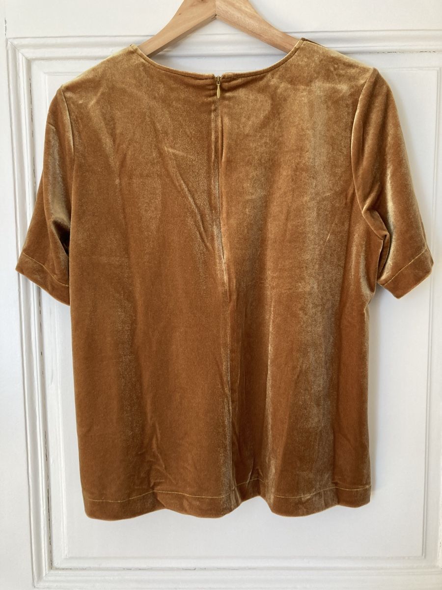 More & More T-shirt: Gelbes Samttshirt more&more – Usato da Solothurn venduto da Siansaksa 1
