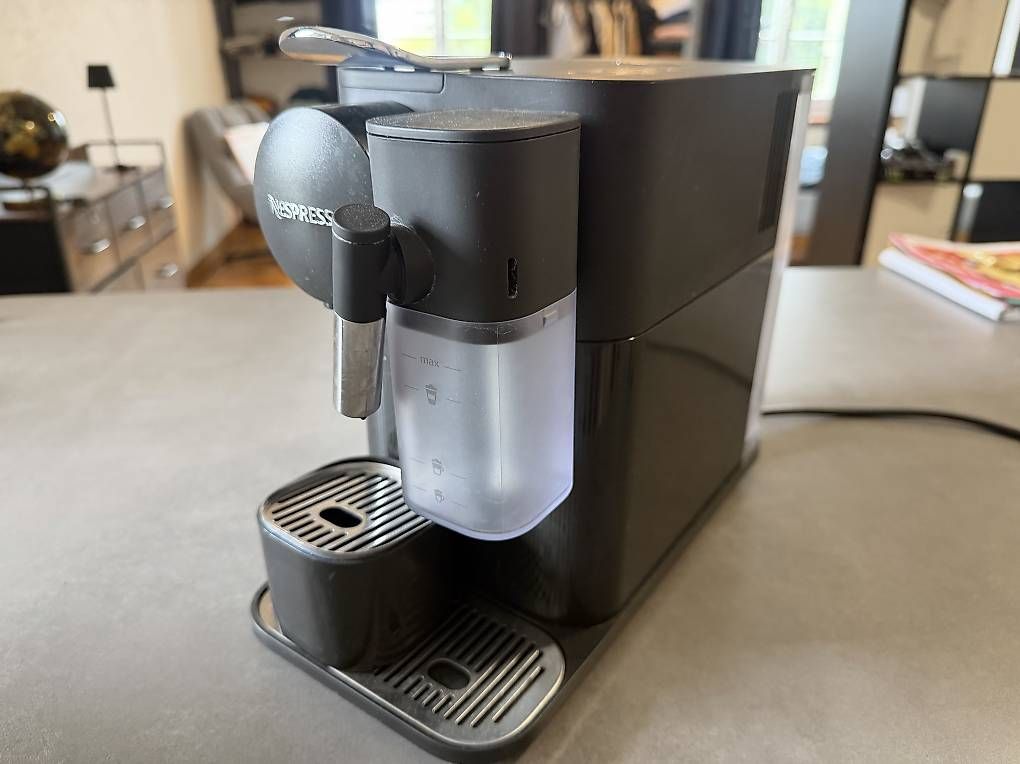 De'Longhi Macchine per caffè & Macchine per espresso: Machine à café nerpresso delonghi latissima – Usato da Riaz venduto da tho_llp7 1