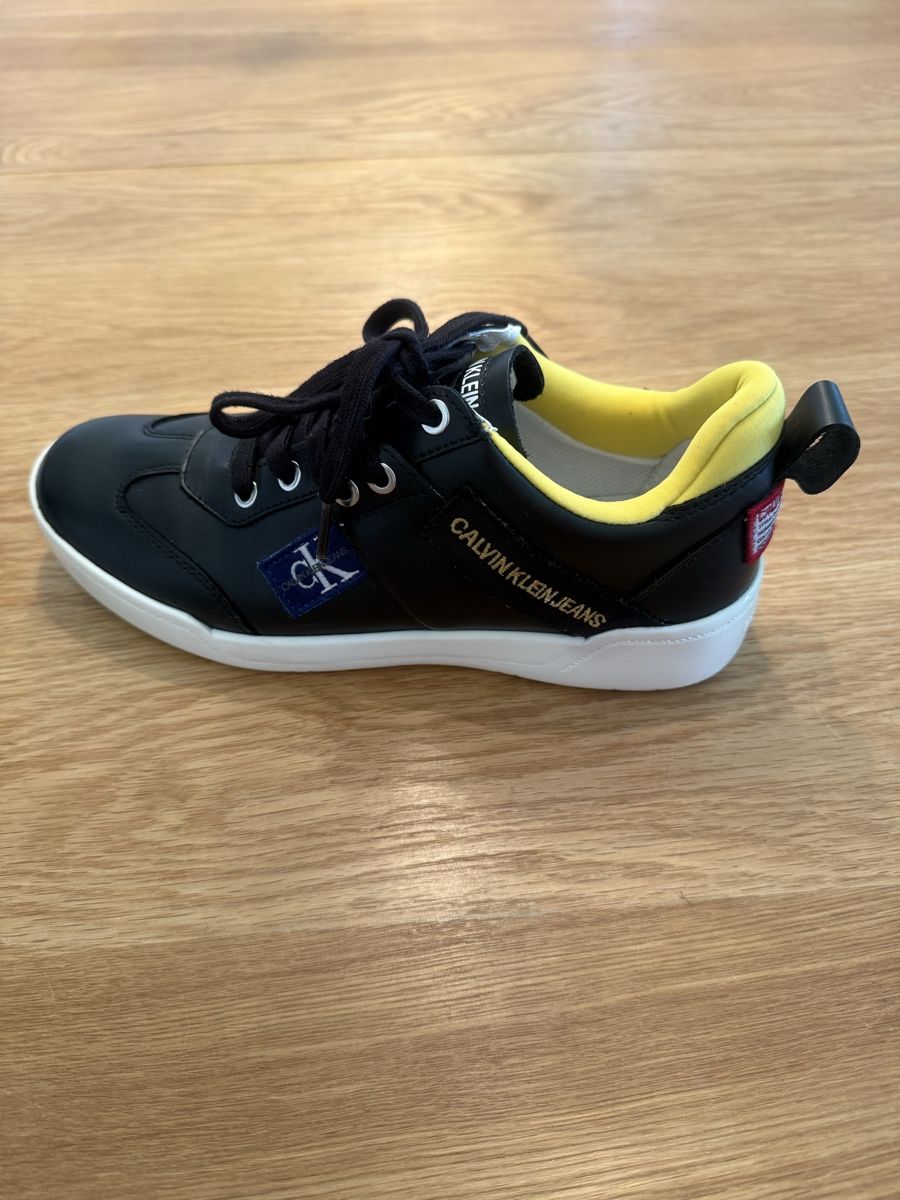 Calvin Klein Scarpe da donna: Calvin Klein Sneaker – Usato da Kreuzlingen venduto da Tronc59 1