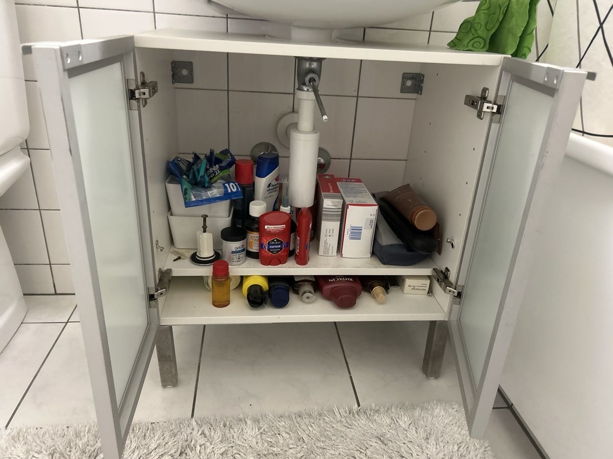 Ikea Badezimmermöbel: Waschbeckenunterschrank weiss – Gebraucht aus Zürich von Nirvan97 2