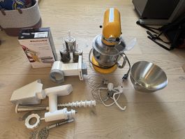 Super KitchenAid Artisan mit viel Zubehör