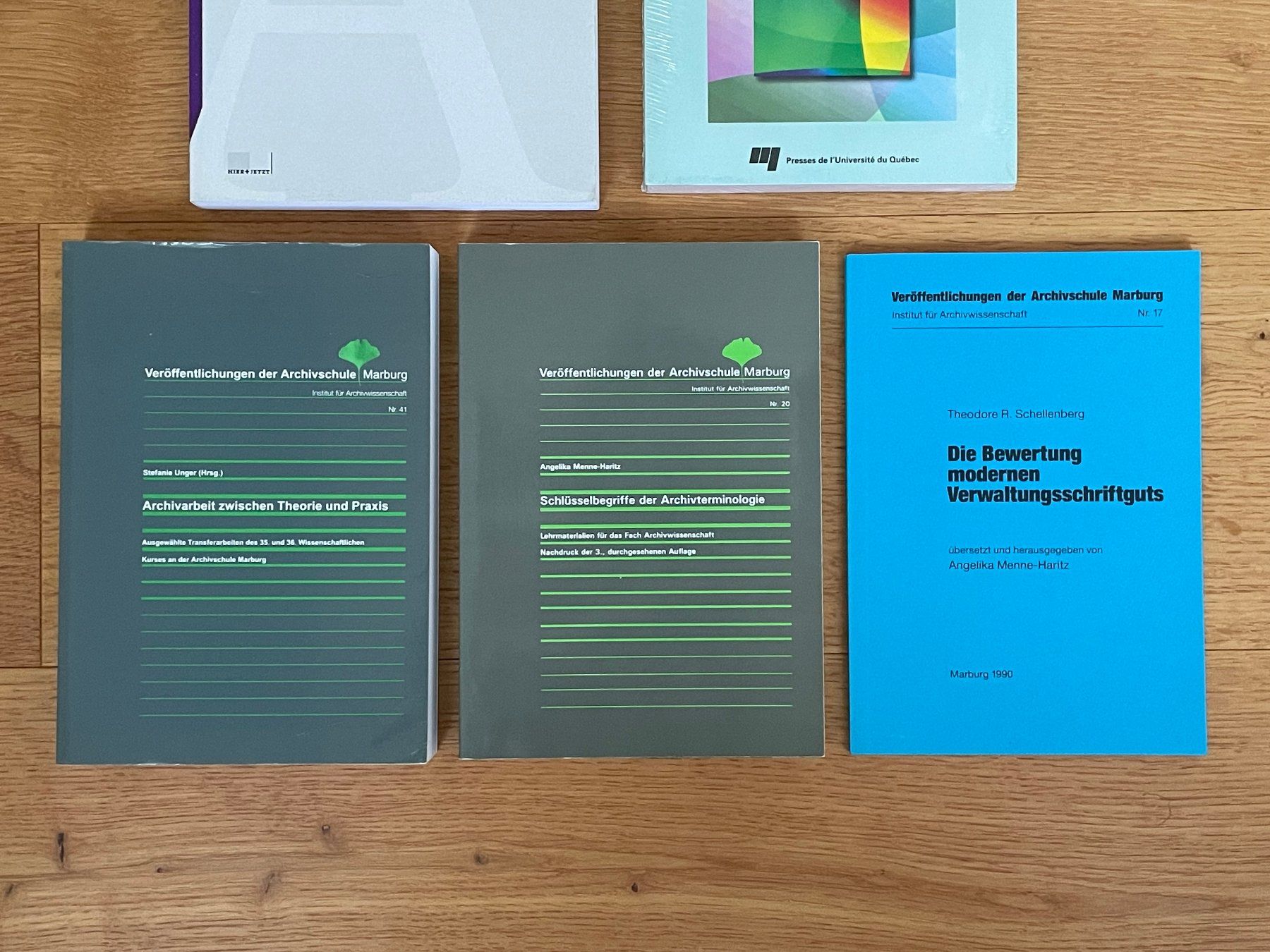Bücher: Verschiedene Bücher Archivwissenschaft – Neu (gemäss Beschreibung) aus St. Gallen von sqzxm72 1