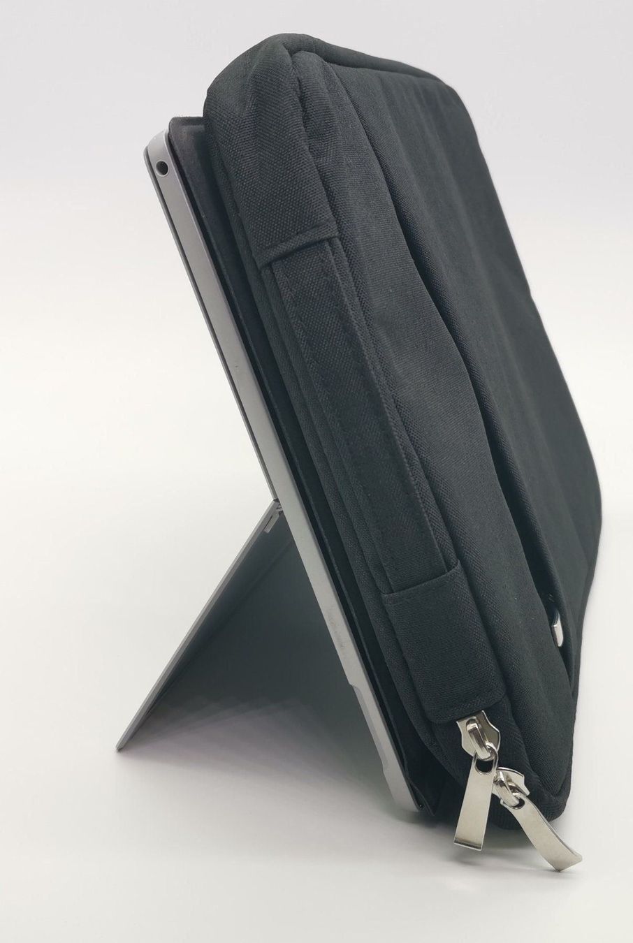 Borse: Microsoft Surface Pro Tasche - schwarz / 13" / 12.3" – Nuovo (secondo la descrizione) da Niederglatt ZH venduto da K1r7 5