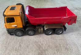 Bruder Baufahrzeug Modell Mercedes Benz Arocs Kipper